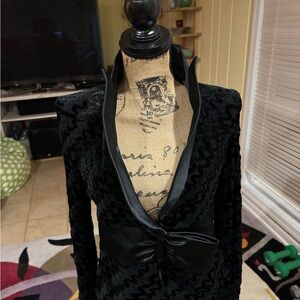 Armani Collezioni elegant Black Textured Women's Blazer size 44 Italian = M